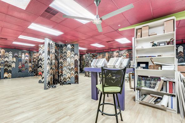 552 W Bedford Euless Rd, Hurst, TX 76053